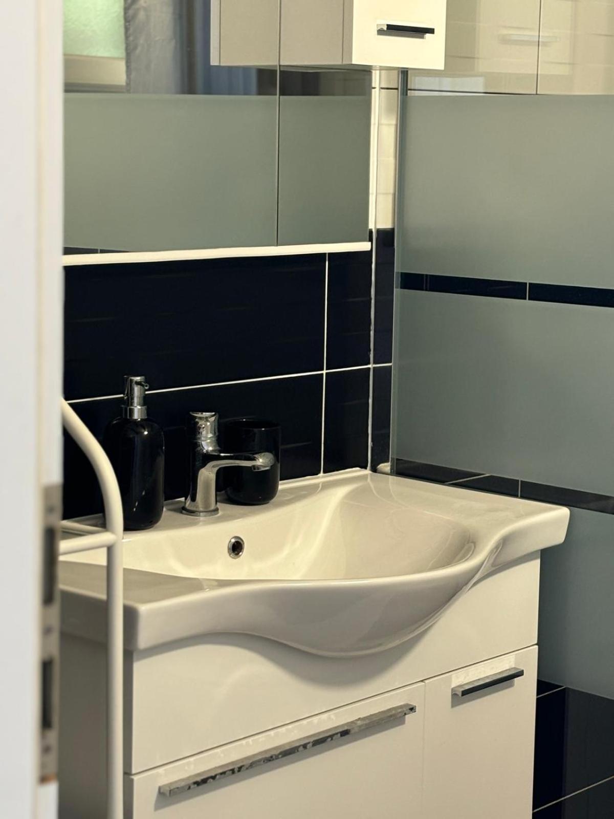 Apartmani Bosnjak Starigrad Paklenica Rum bild