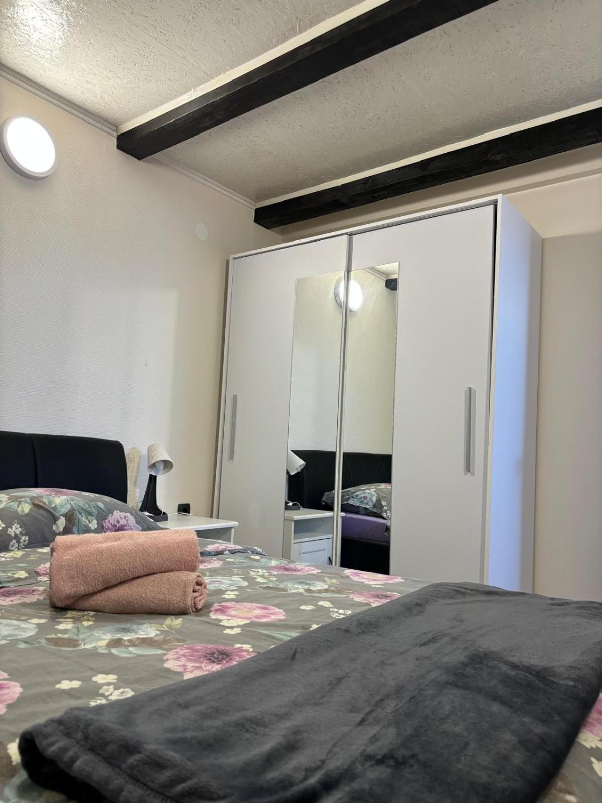 Apartmani Bosnjak Starigrad Paklenica Rum bild